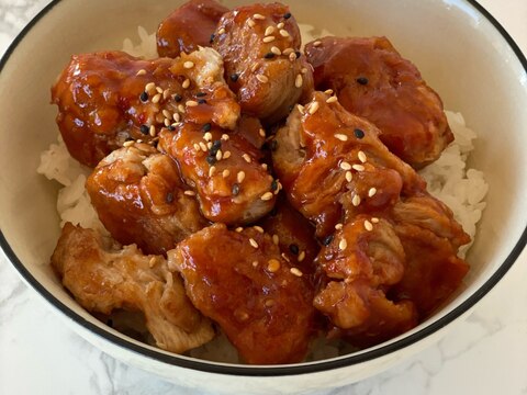 大豆ミートのヤンニョムチキン風丼